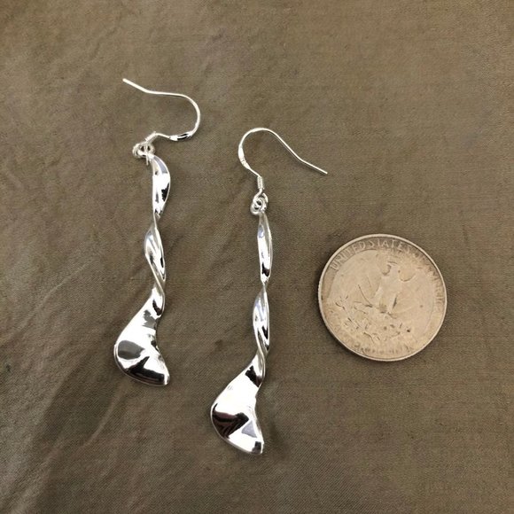 925 sterling silver dangle earrings NWOT - Picture 3 of 5